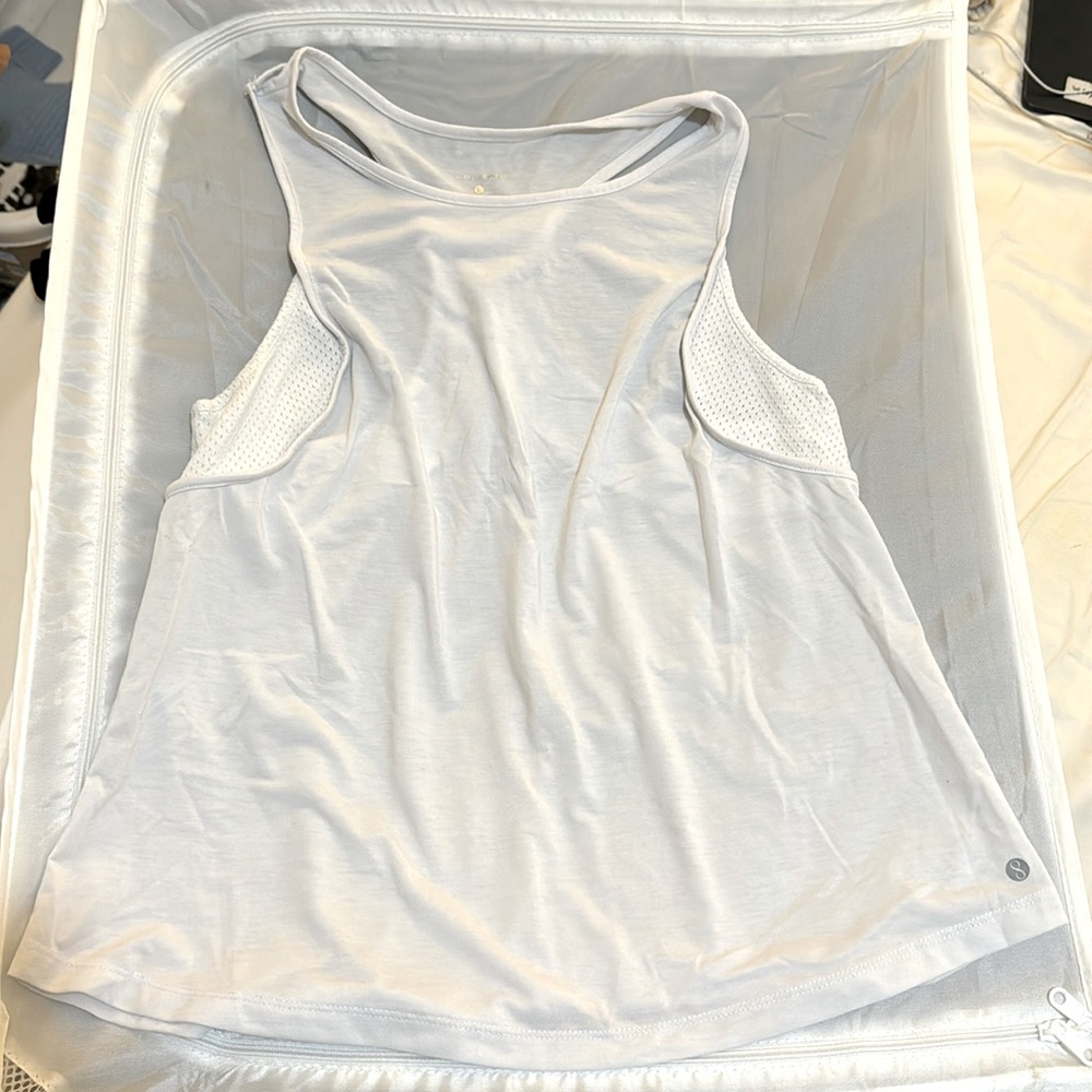 casual white workout tank EUC